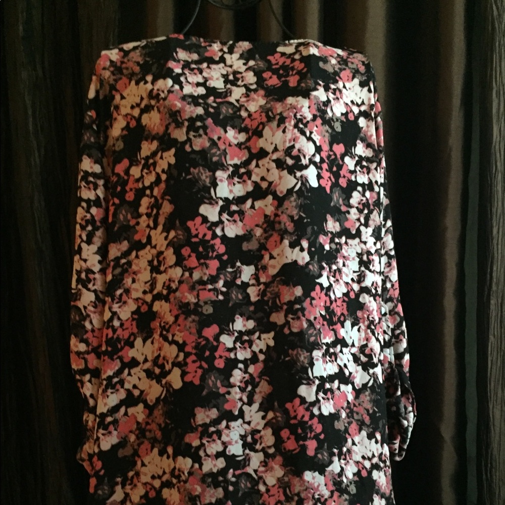 Floral blouse - Picture 2 of 4